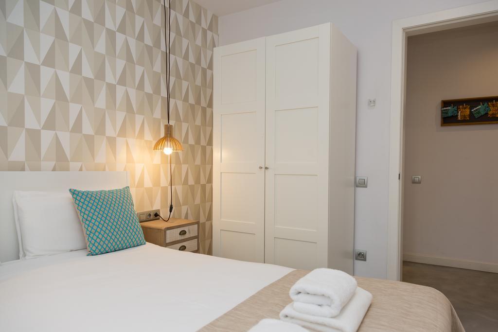 Weflating Park Gueell Apartment Barcelona Room photo